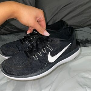 Nike flex 2017 shoes